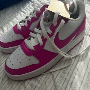Nike Low-Top Sneakers in White & Hot Pink